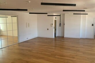 465 Brixton Rd, London for lease Interior Photo- Image 2 of 3
