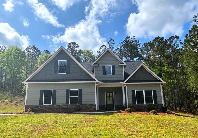 80 Hawthorn Ln, Covington, GA for sale - Primary Photo - Image 1 of 1