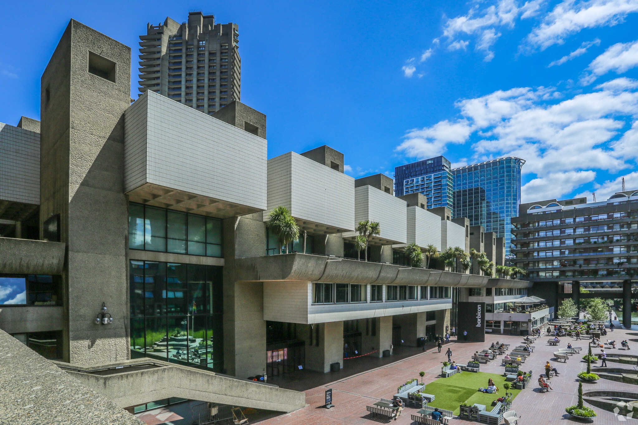 3 White Lyon Ct, London for sale Primary Photo- Image 1 of 1