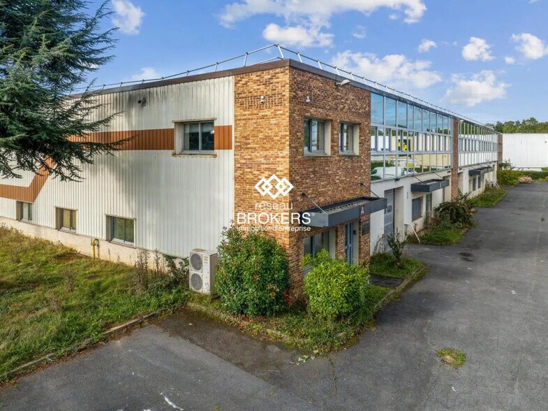 Flex in Les Ulis for lease - Building Photo - Image 3 of 10