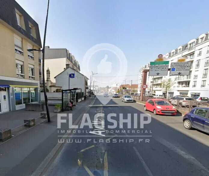 Retail in Sartrouville for lease - Building Photo - Image 2 of 2
