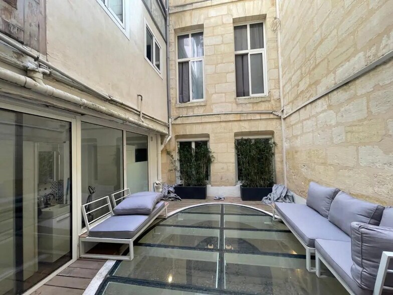 Office in Bordeaux for sale - Building Photo - Image 1 of 7