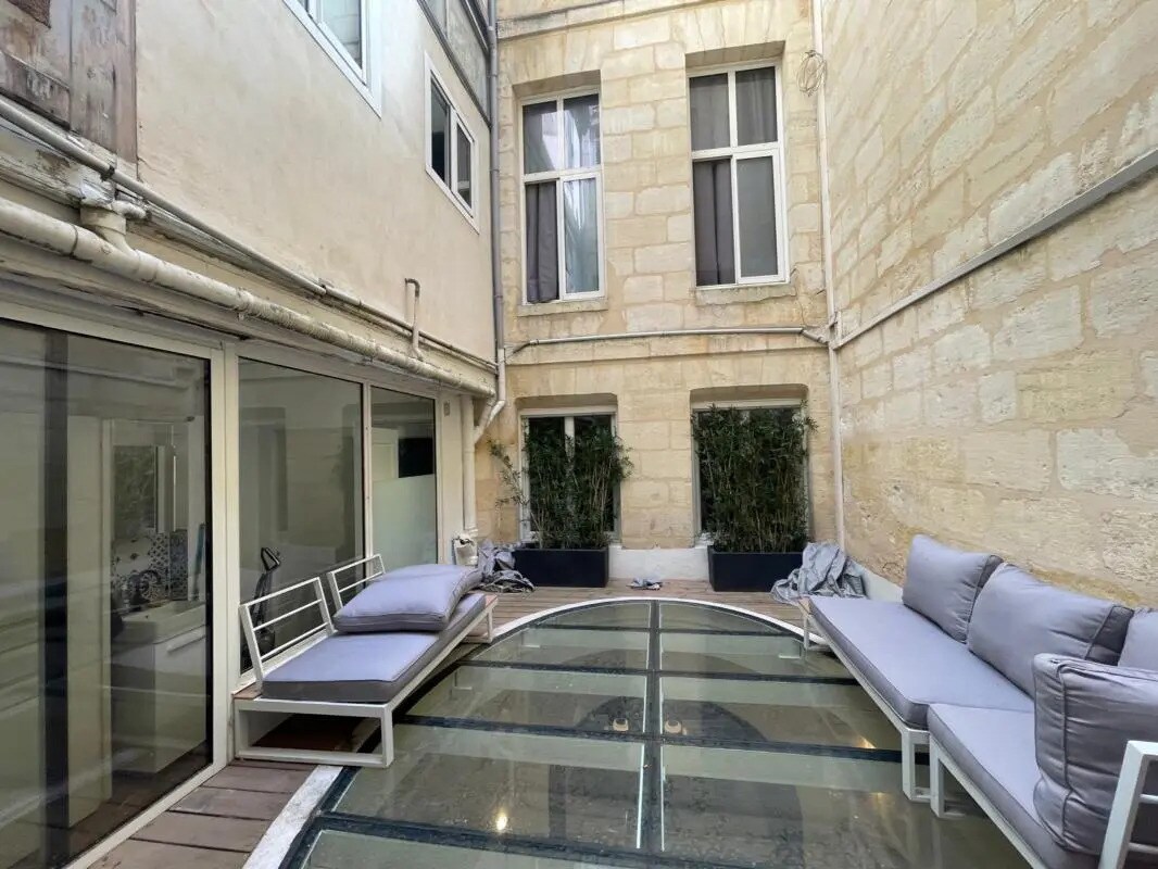 Office in Bordeaux for sale Building Photo- Image 1 of 8