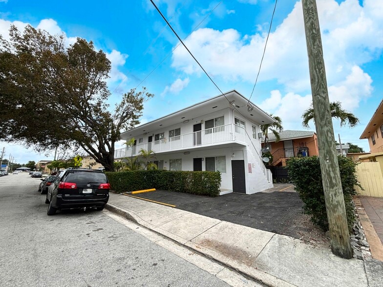 201 SW 21st Ct, Miami, FL for sale - Building Photo - Image 2 of 10