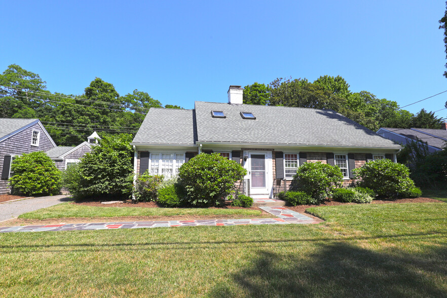 157 Locust St, Falmouth, MA for lease - Building Photo - Image 2 of 12