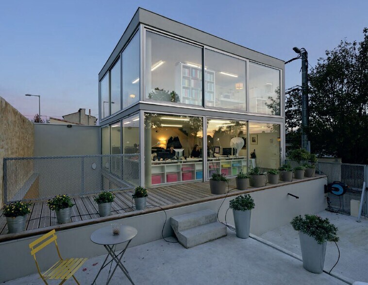 Office in Lormont for lease - Building Photo - Image 1 of 11