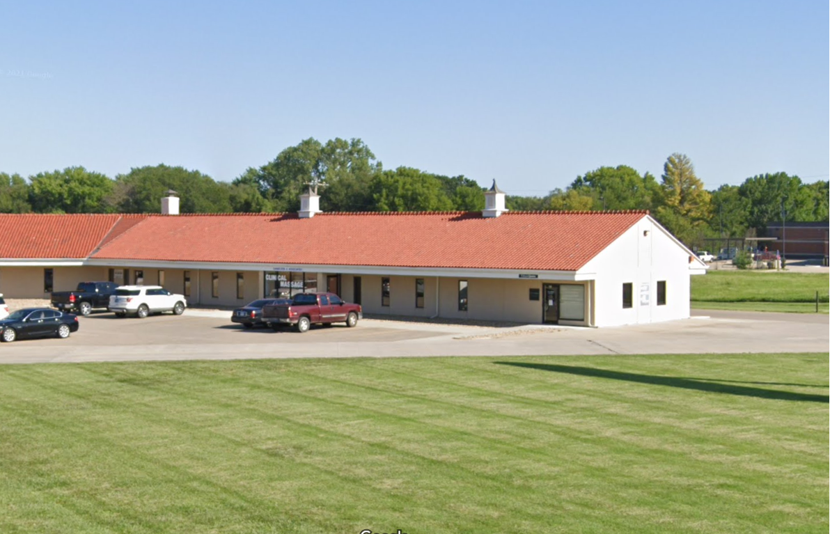 201 NW Us-24 Hwy, Topeka, KS for lease Building Photo- Image 1 of 2