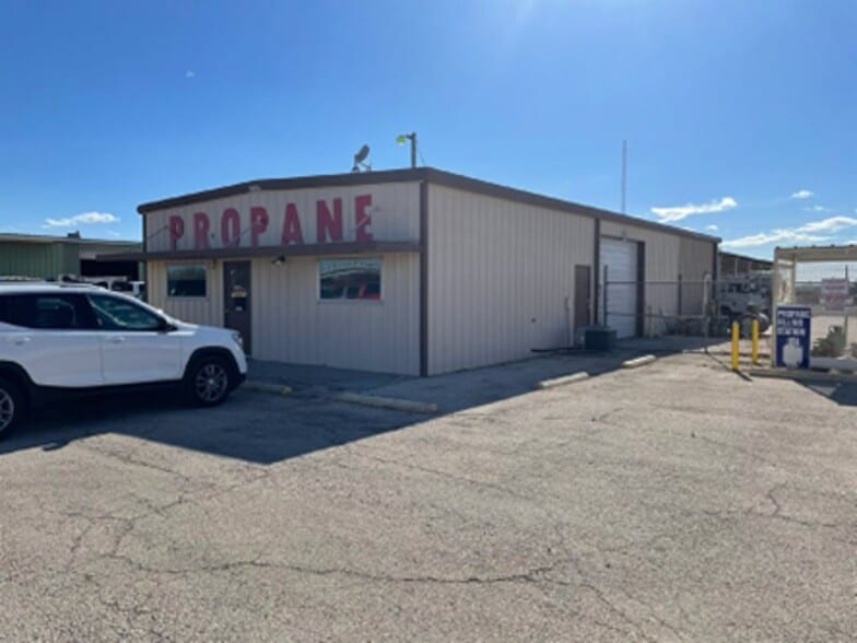 2006 Kings Hwy, Snyder, TX for sale - Building Photo - Image 1 of 16