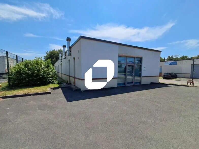 Office in Templemars for lease - Building Photo - Image 3 of 9