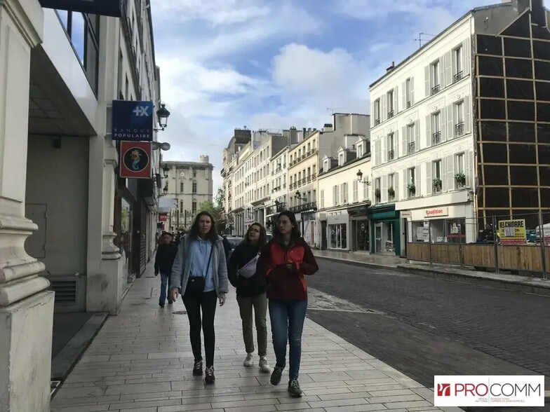 Retail in Vincennes for lease - Building Photo - Image 2 of 3