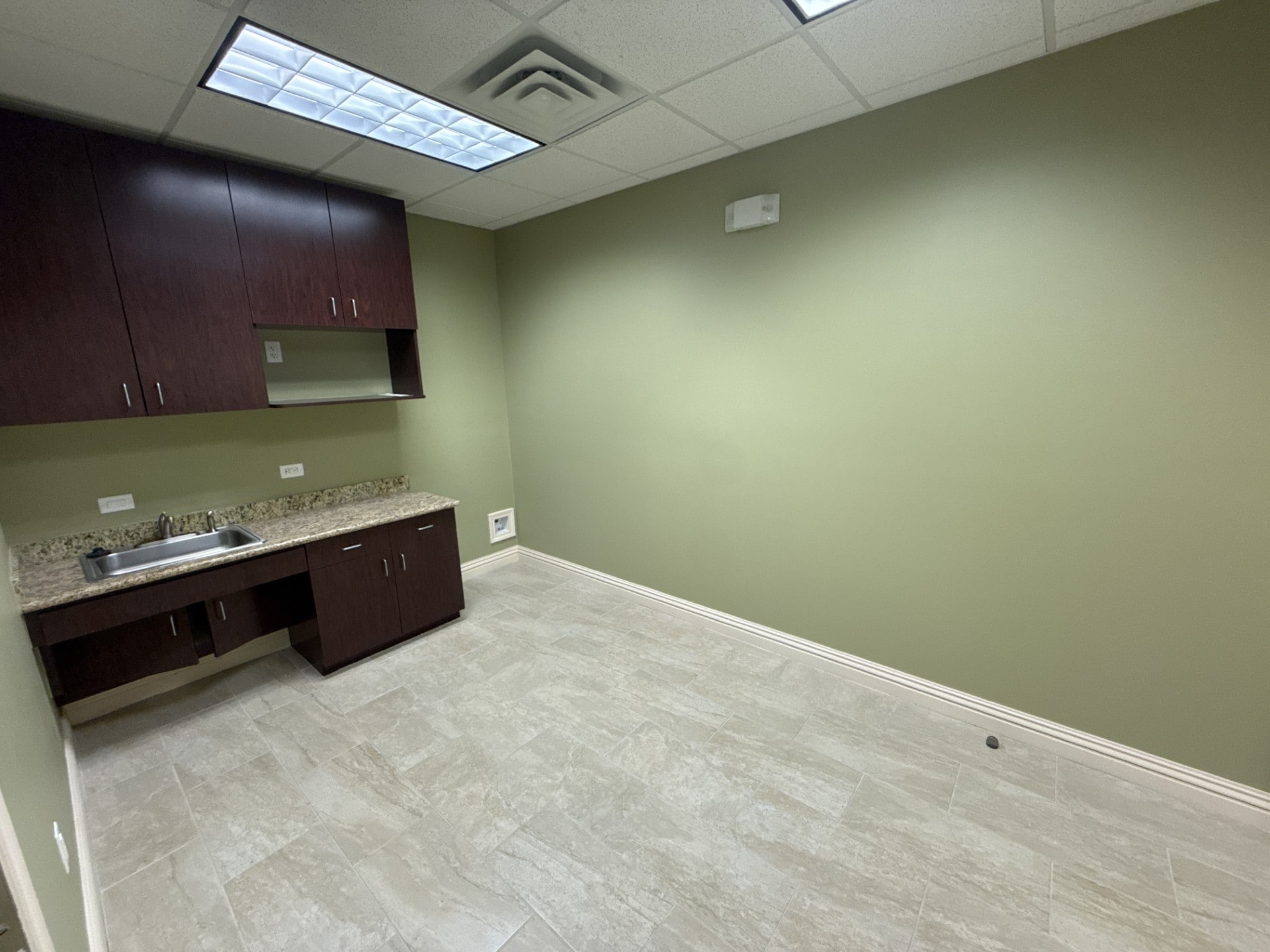 25420 Kuykendahl Rd, Tomball, TX for lease Interior Photo- Image 1 of 4