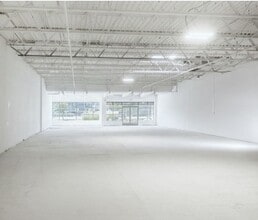 27844-27958 Woodward Ave, Royal Oak, MI for lease Interior Photo- Image 2 of 6