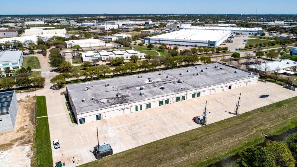 13805 West Rd, Houston, TX for lease - Building Photo - Image 3 of 15