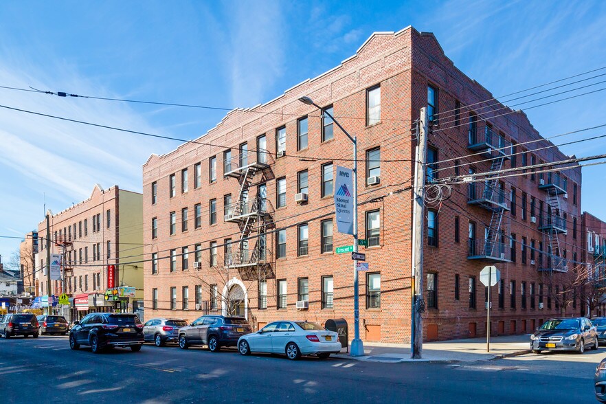 2906 Crescent St, Long Island City, NY for sale - Primary Photo - Image 1 of 1