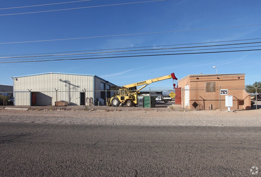 2925 E Ganley Rd, Tucson, AZ for sale - Primary Photo - Image 1 of 2