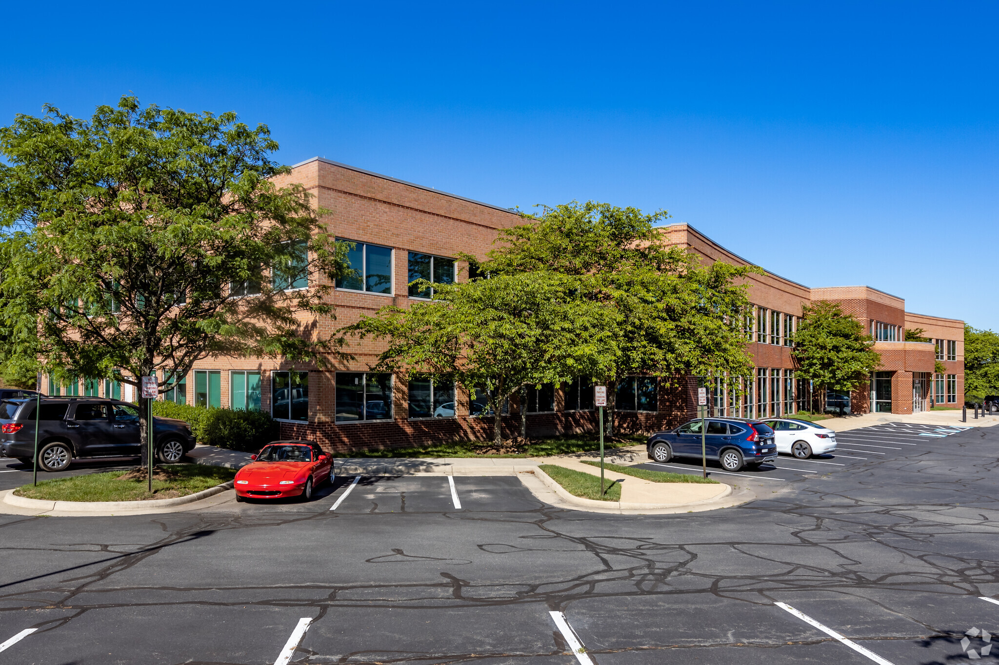 22375 Broderick Dr, Sterling, VA for lease Building Photo- Image 1 of 24