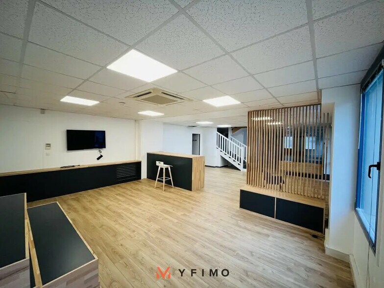 Flex in Croissy-sur-Seine for sale - Interior Photo - Image 3 of 7