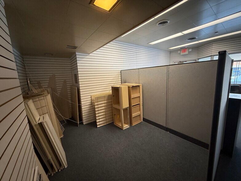 817 Iowa Ave, Onawa, IA for sale - Primary Photo - Image 1 of 1