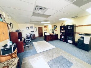 192 Tower Dr, Middletown, NY for lease Interior Photo- Image 2 of 14