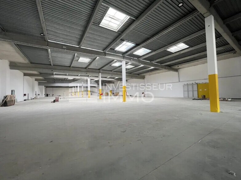 Flex in Garges-Lès-Gonesse for lease - Interior Photo - Image 2 of 6