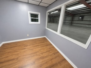 4612 107th Cir N, Clearwater, FL for lease Interior Photo- Image 1 of 8