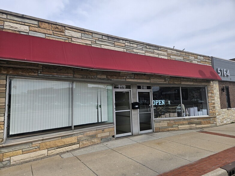 5168-5172 W 95th St, Oak Lawn, IL for sale - Building Photo - Image 2 of 5