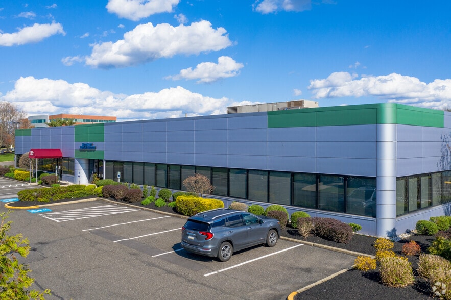 100-250 Century Pky, Mount Laurel, NJ for lease - Building Photo - Image 3 of 18