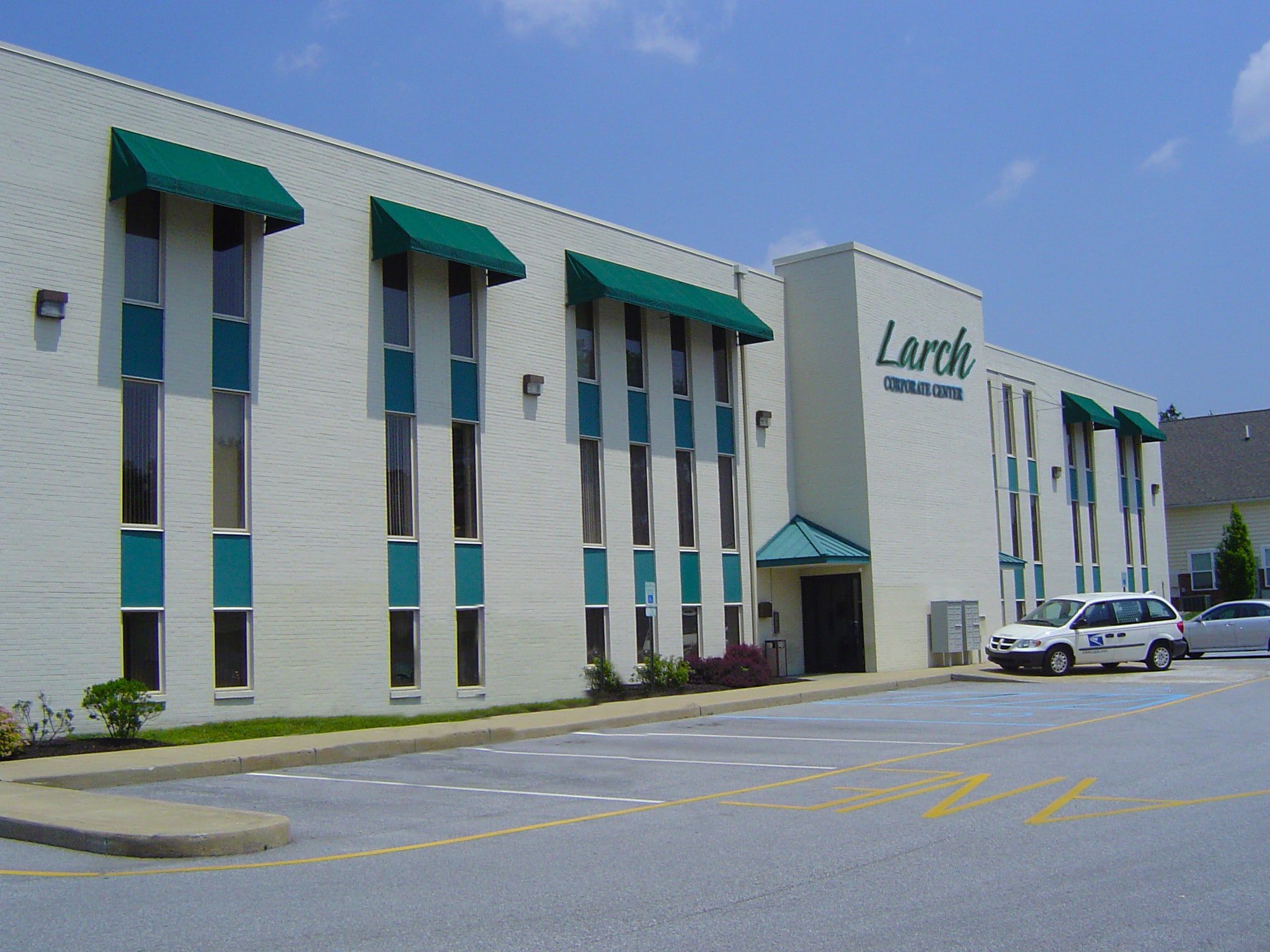 102 Larch Cir, Newport, DE for sale Primary Photo- Image 1 of 1