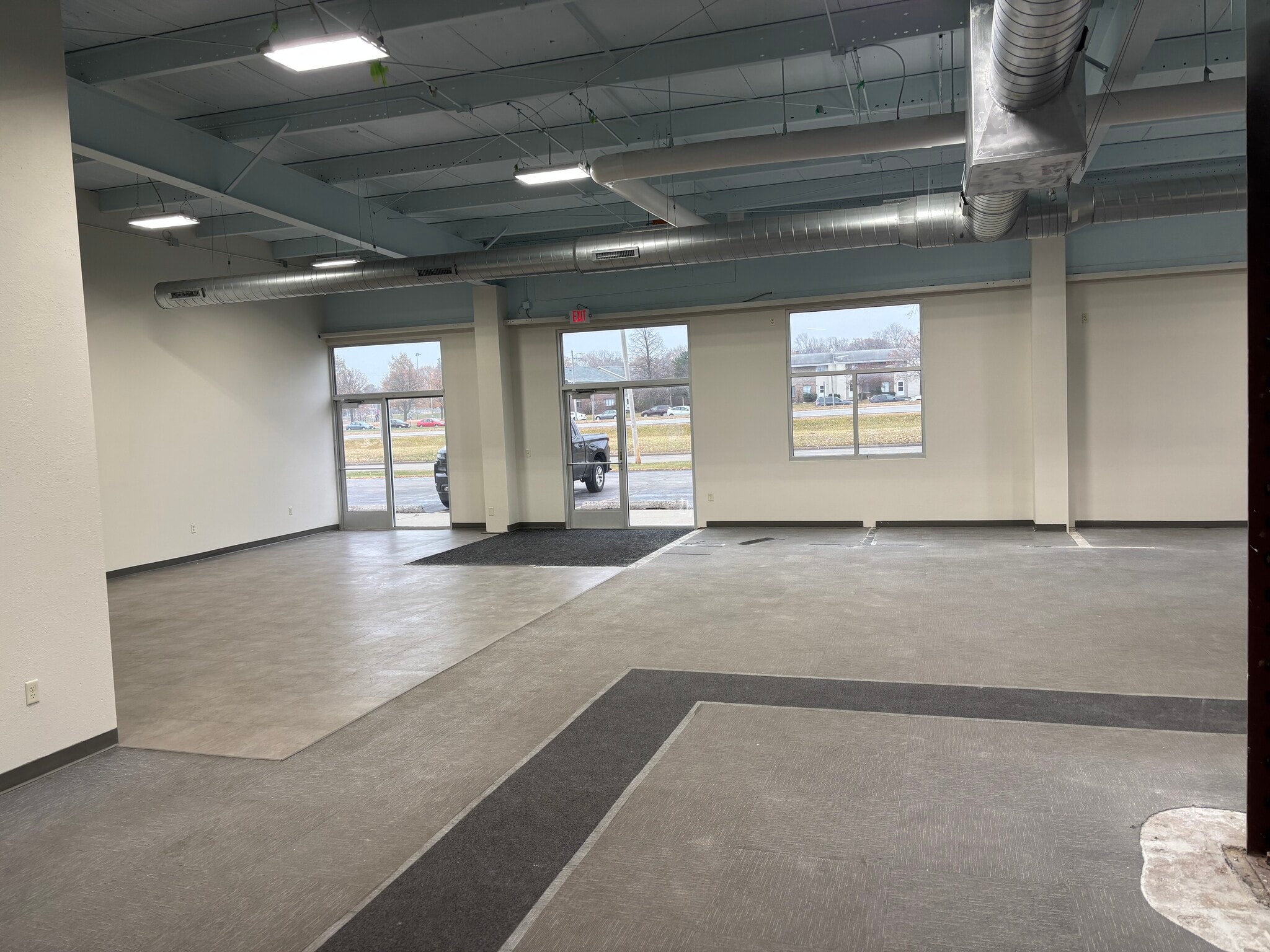 1109 Honey Ct, De Pere, WI for lease Interior Photo- Image 1 of 7