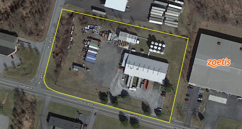 569 Industrial Dr, Lewisberry, PA for sale - Building Photo - Image 3 of 4