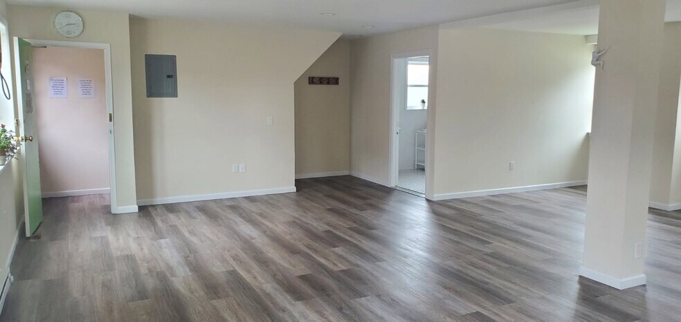 3044 Amboy Rd, Staten Island, NY for sale - Interior Photo - Image 1 of 1