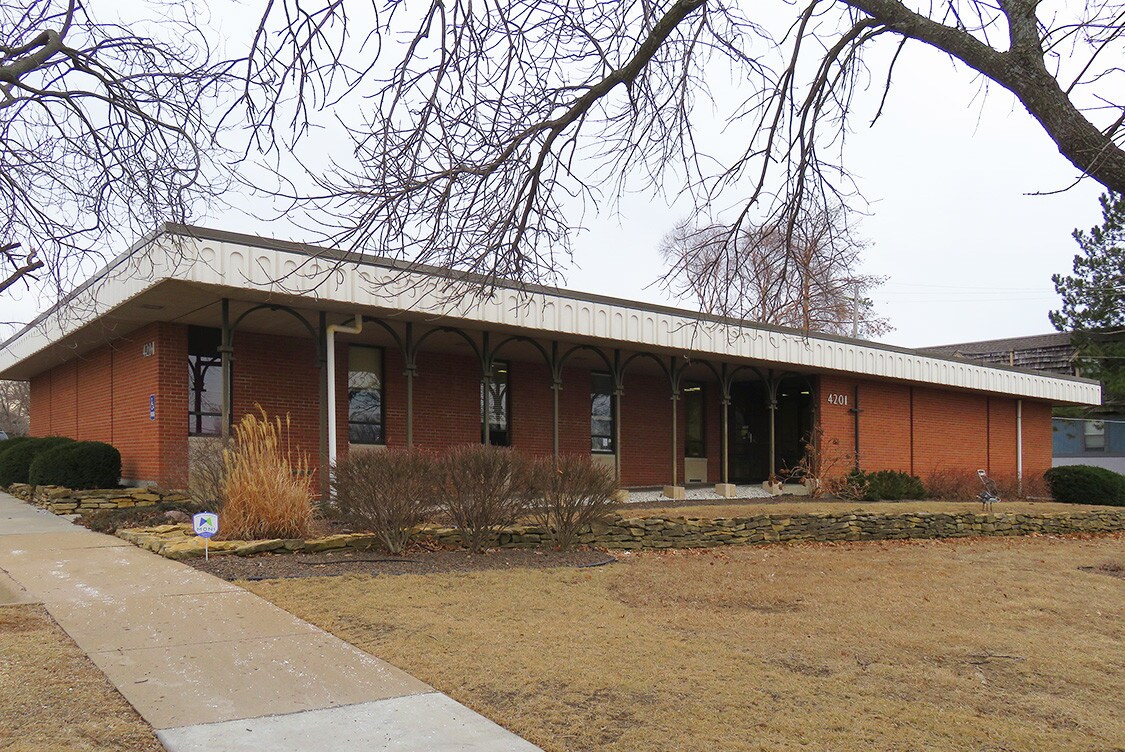 4201 SW 15th St, Topeka, KS for sale Primary Photo- Image 1 of 1