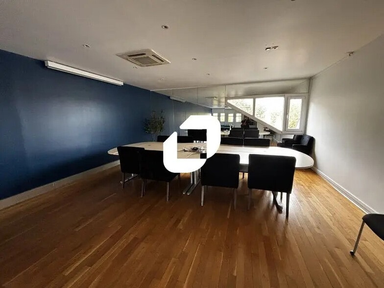 Office in Ris-Orangis for lease - Interior Photo - Image 3 of 11