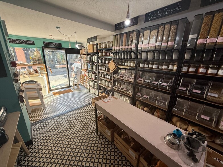 76 – 78 High St, Ware for lease - Interior Photo - Image 3 of 6