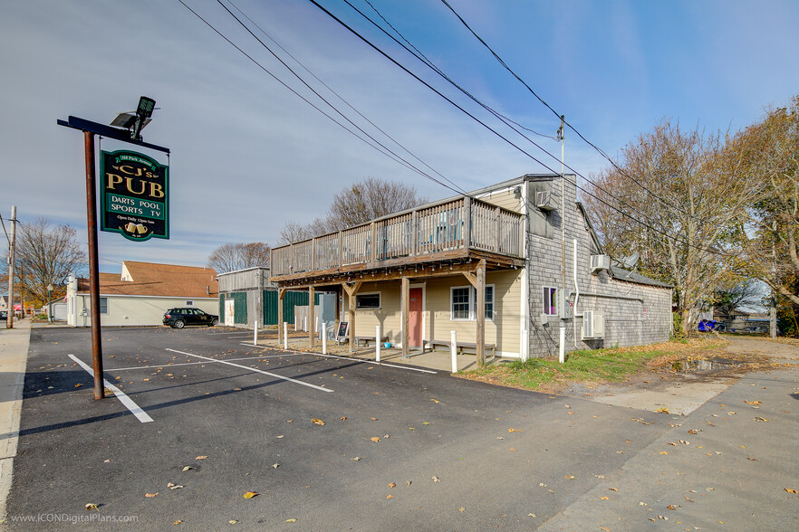 568 Park Ave, Portsmouth, RI for sale - Building Photo - Image 1 of 1