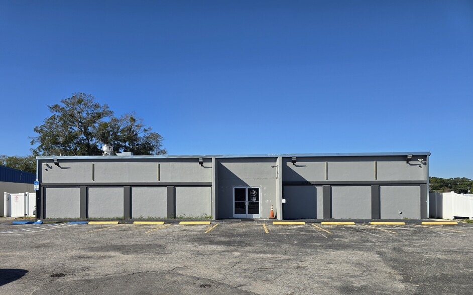 2712 Cesery Blvd, Jacksonville, FL for sale - Building Photo - Image 1 of 6