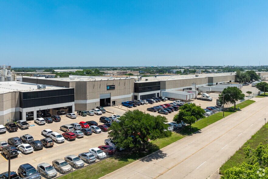 1750-1850 Westpark Dr, Grand Prairie, TX for sale - Primary Photo - Image 1 of 1