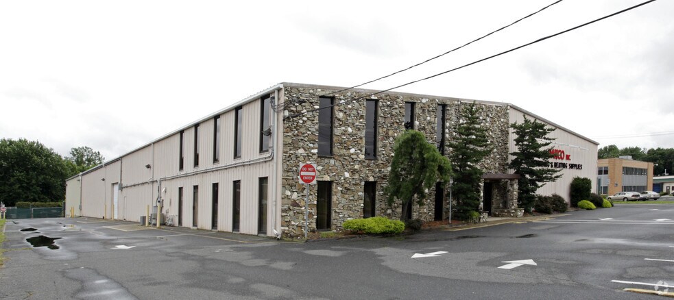 704 Fellowship Rd, Mount Laurel, NJ for sale - Primary Photo - Image 1 of 1