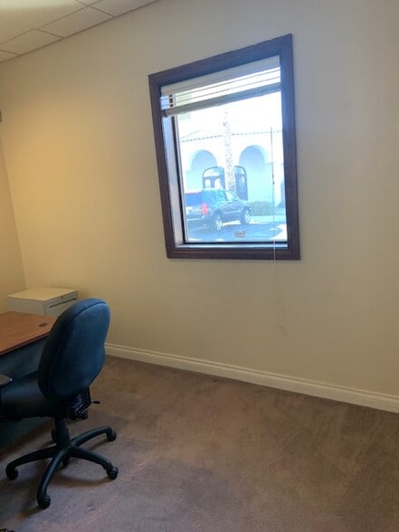 5868 S Pecos Rd, Las Vegas, NV for sale - Interior Photo - Image 2 of 19