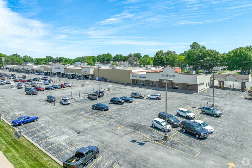 1994-2022 1st Street A, Moline, IL for lease - Aerial - Image 3 of 9