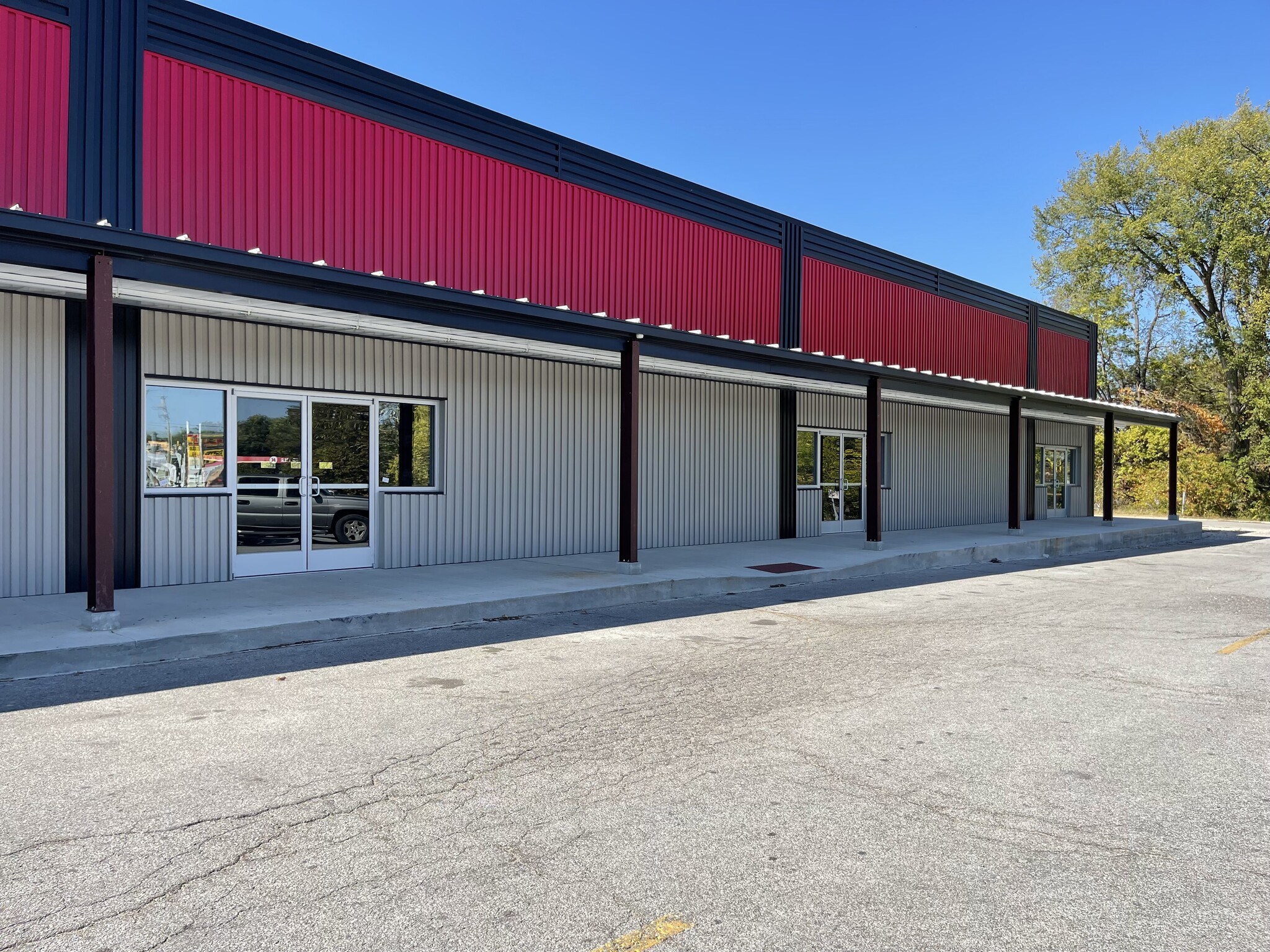 805 S Main St, Salem, IN for sale Building Photo- Image 1 of 1