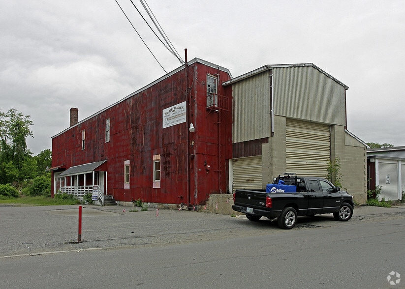 35 Tanner St, Lowell, MA 01852