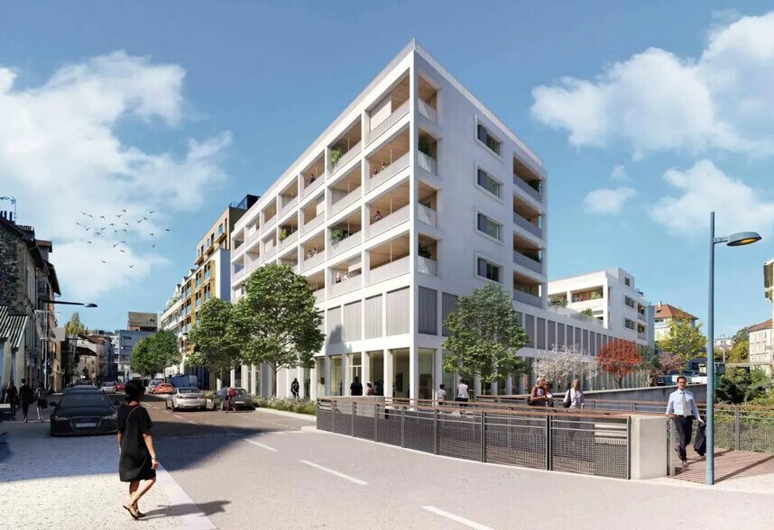 Retail in Voiron for sale - Building Photo - Image 1 of 1