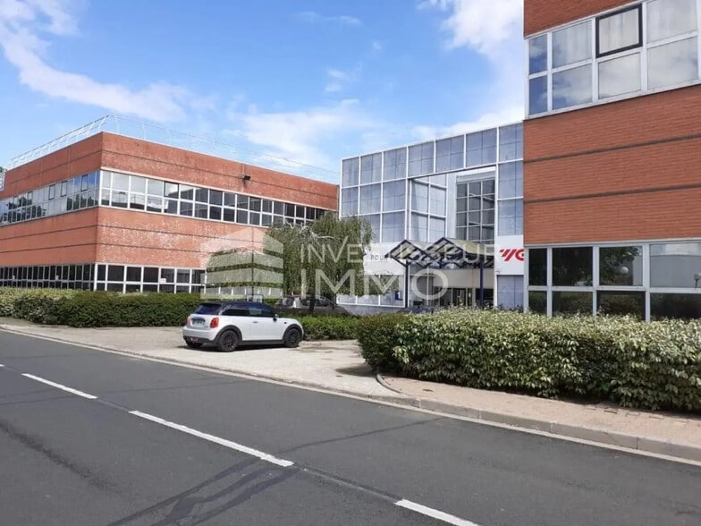 Office in Saint-Thibault-des-Vignes for lease - Building Photo - Image 3 of 7