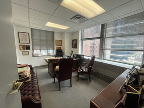 34-36 W 44th St, New York, NY for lease Interior Photo- Image 1 of 4