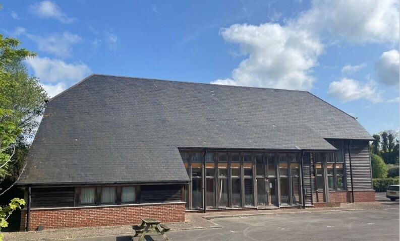 Sheepdown, Newbury for sale - Primary Photo - Image 1 of 1