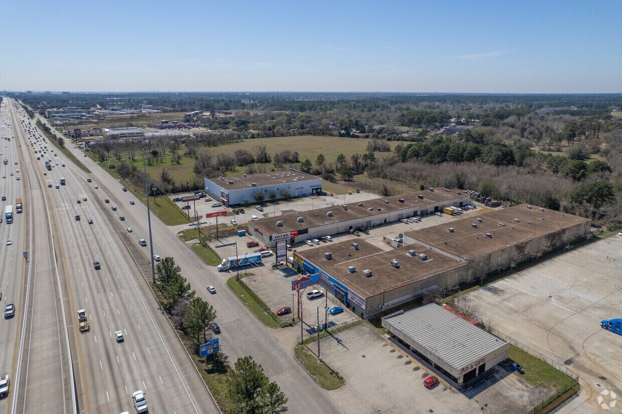 16747 I-45 Fwy, Houston, TX for lease Aerial- Image 1 of 14