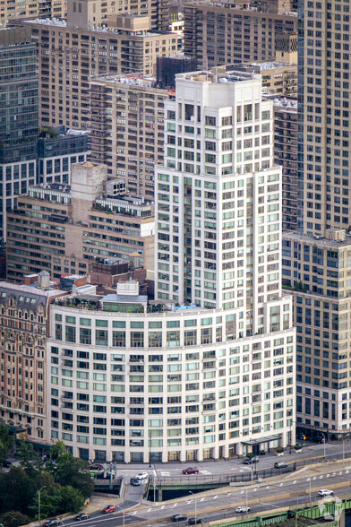 240 Riverside Blvd, New York, NY for lease - Building Photo - Image 1 of 9