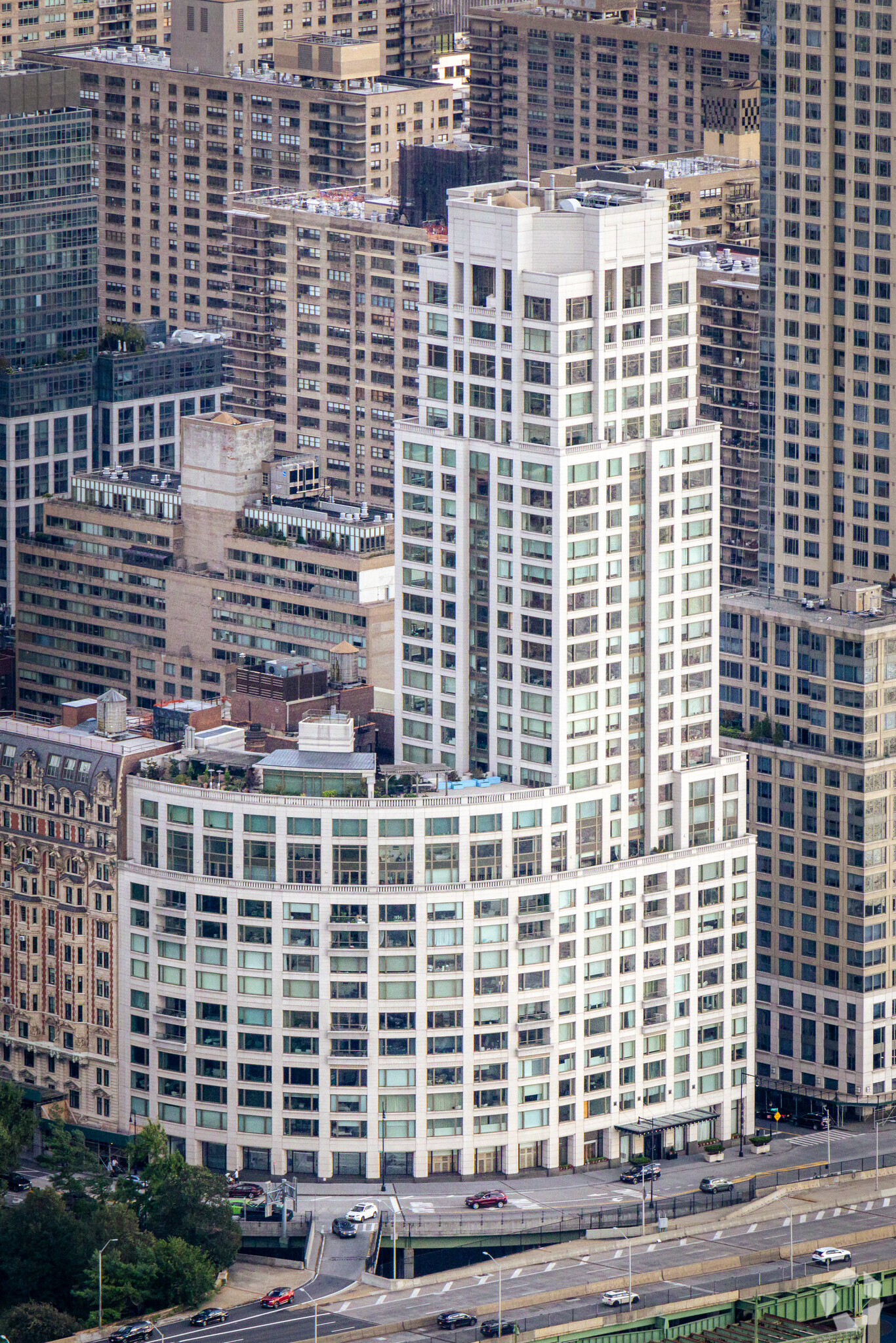 240 Riverside Blvd, New York, NY for lease Building Photo- Image 1 of 10