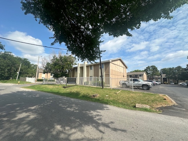 6321 E 9th St, Tulsa, OK for sale - Building Photo - Image 1 of 12